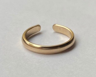 Gold toe ring, adjustable toe ring, polished toe ring, beach jewelry, minimalist jewelry, midi ring, pinky ring