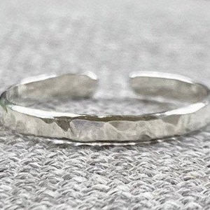 14k gold 2mm plain band toe ring midi ring ring above the knuckle ring a\u00f1illo para los dedos de los pies talla size 4.5