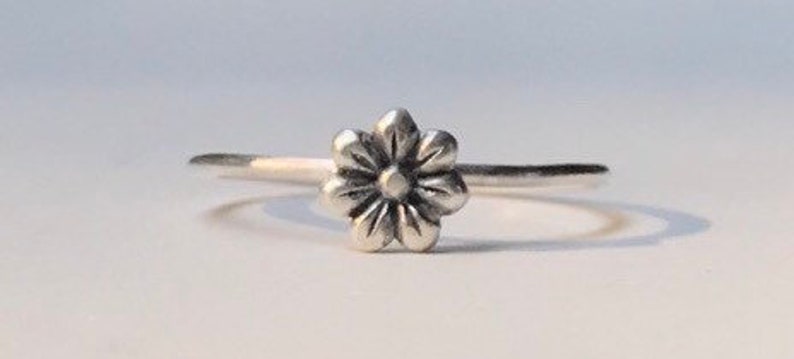 Daisy ring, flower ring, sterling silver ring, stacking ring, stackable ring, dainty silver ring image 2