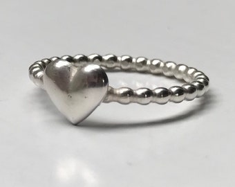 Sterling silver ring • Heart ring • Beaded band heart ring • Stackable ring • Heart jewelry • Love jewelry