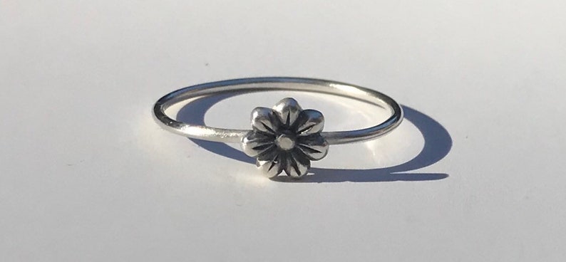 Daisy ring, flower ring, sterling silver ring, stacking ring, stackable ring, dainty silver ring image 3