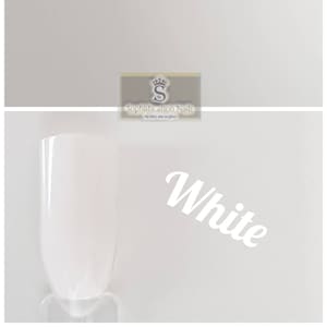 Acrylic resin nails White