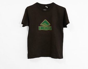 Vintage Emerica T-shirt Rare Street Skate Footwear Shoes Wear Brand Skateboards Old School Retro Skatewear Logo Streetwear Brown Tee