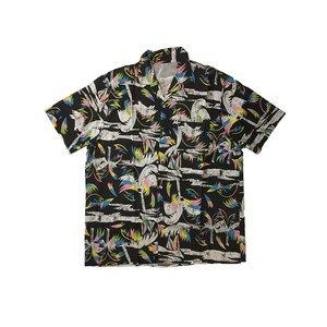 Vintage Beach Button Down Shirt Retro Vacation Summer Hawaii Palm Floral Pattern All Over Print Oversized Colorful Multi Color Tee