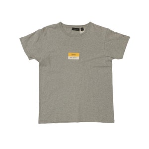 Koszulka z lat 90. DKNY z logo w pudełku Retro Donna Karan New York DKSN Spell Out Made in USA Single Stitch Heather Grey Tee Rozmiar M