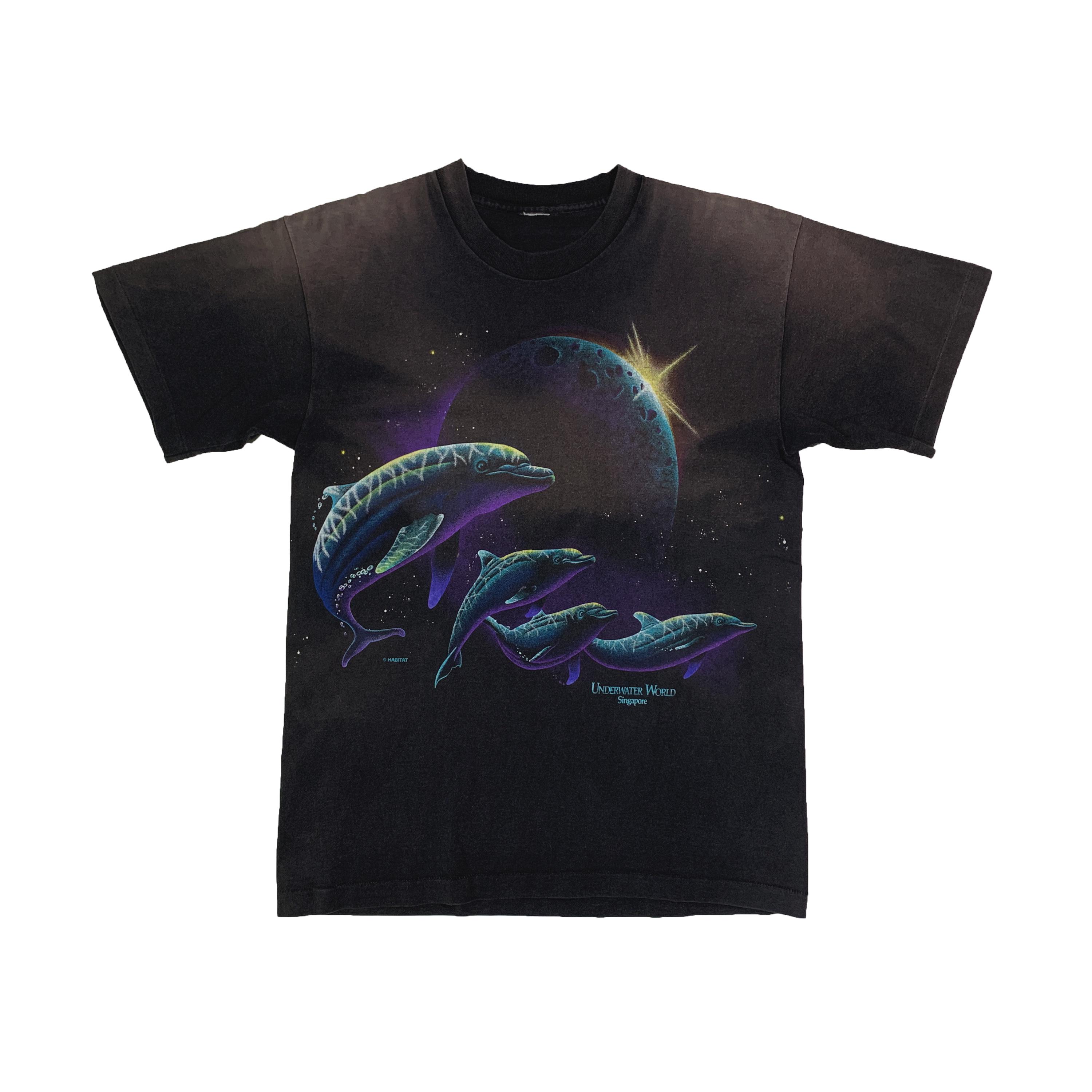 Vintage 90s Underwater World Singapore T-shirt by Habitat Dolphin Sea Animals Planet Single Stitch Sun Faded Tee Size M