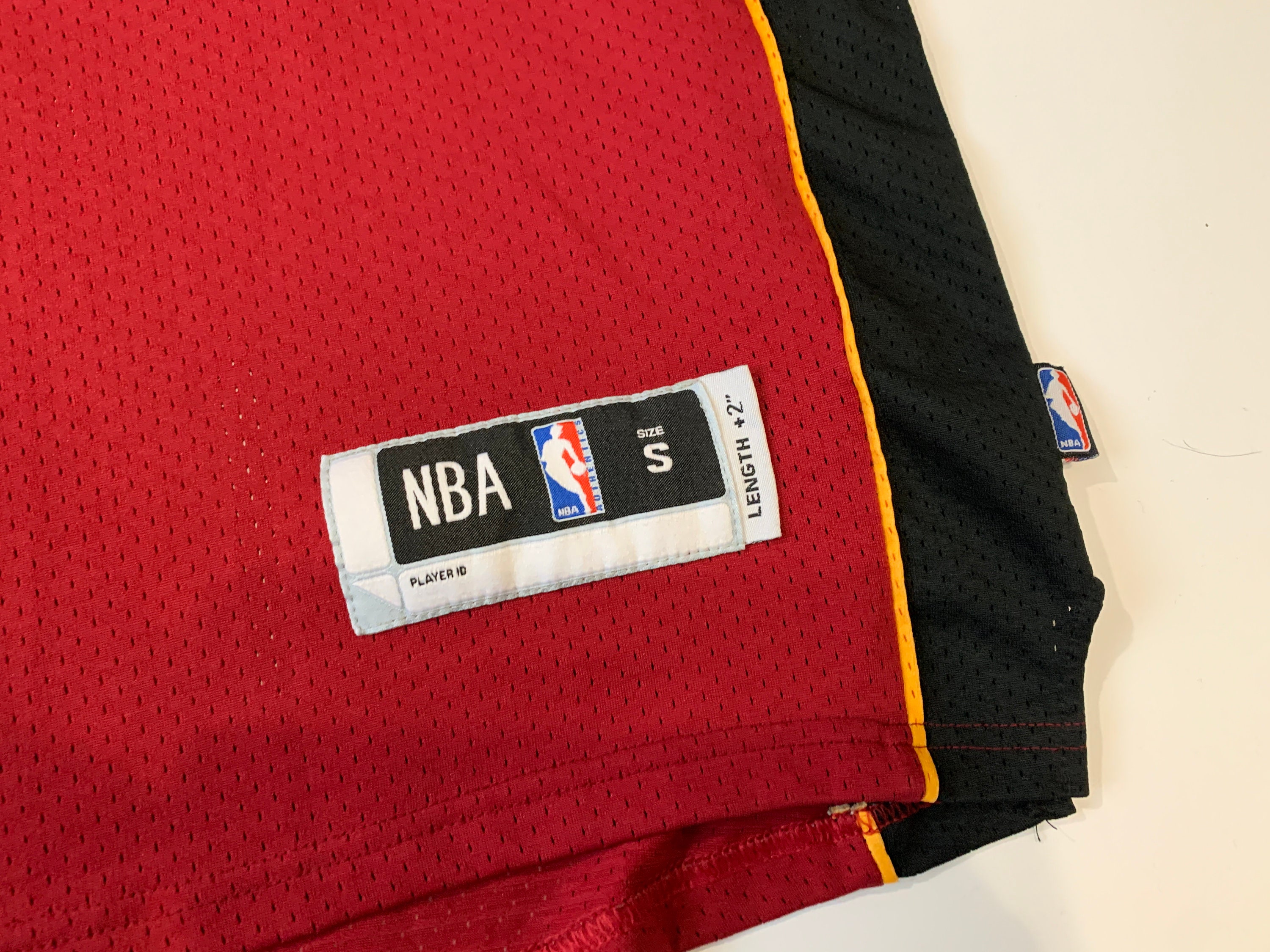 LandsbergShore Vintage Miami Heat Dwayne Wade Jersey by Hardwood Classic Retro Tank Top Basketball Shirt Authentic NBA Sportswear Oversized White & Red Tee