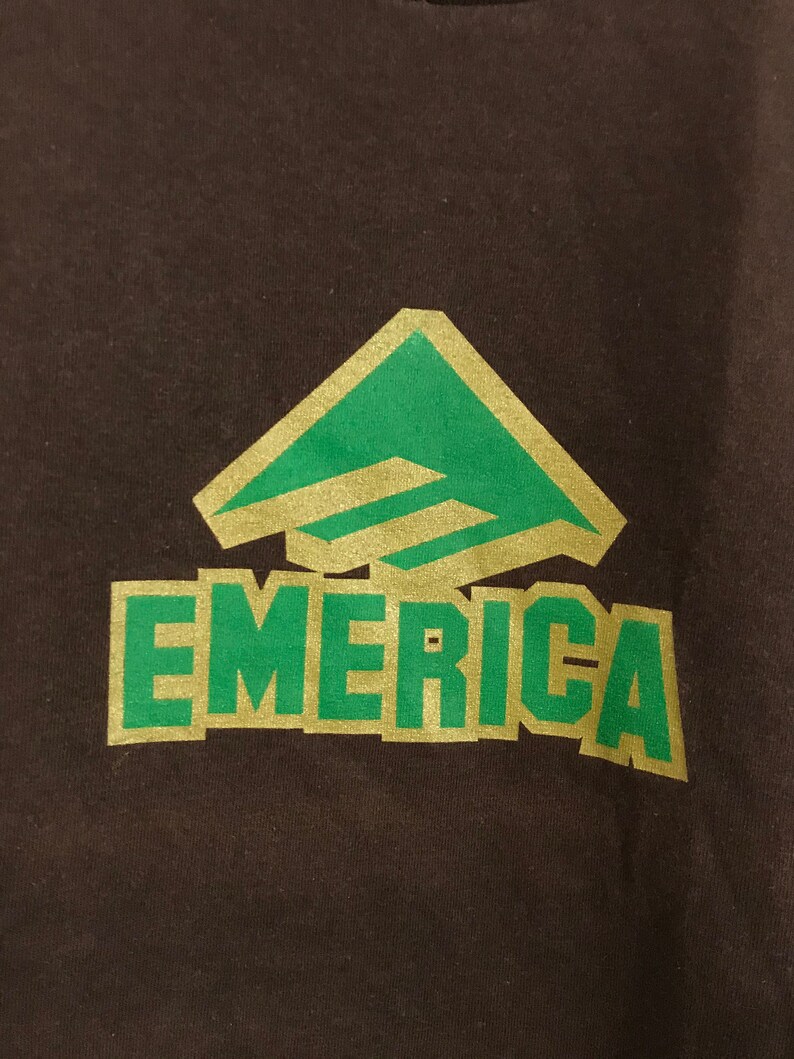 Vintage 90/'s Emerica T-shirt Rare Street Skate Footwear Shoes Wear Brand Skateboards Old School Retro Skatewear Logo Streetwear Brown Tee