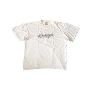 Vintage 90s Sacramento California T-shirt Rare City Souvenir Embroidery Logo Spell Out Made in USA Single Stitch White Tee Size XL