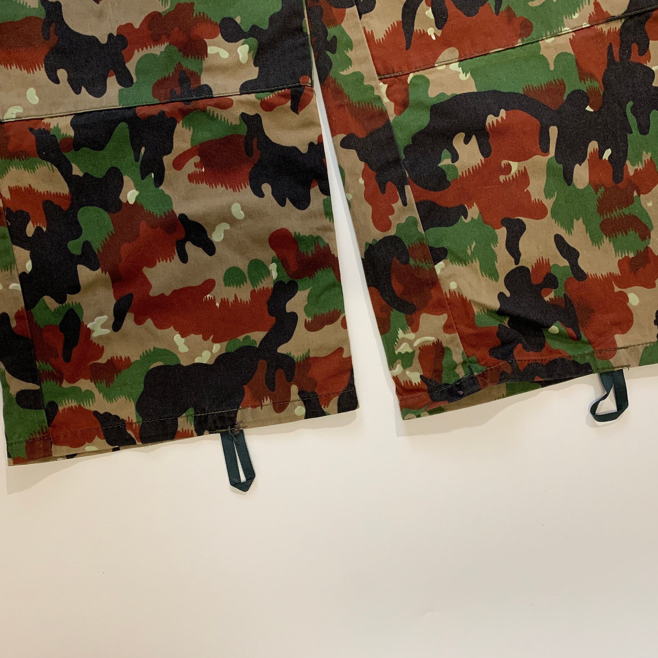 スイス軍TAZ90カモパンツ W82cm 実物中古 スイス軍TAZ90カモパンツ W82cm 実物中古