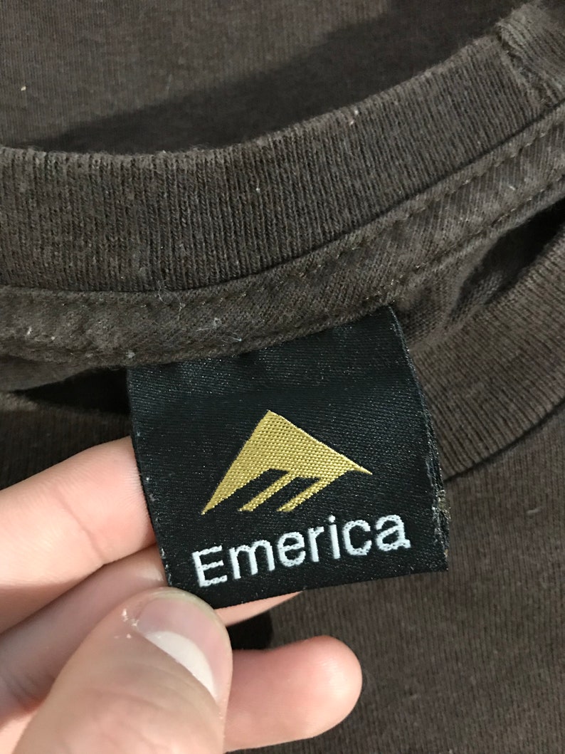 Vintage 90/'s Emerica T-shirt Rare Street Skate Footwear Shoes Wear Brand Skateboards Old School Retro Skatewear Logo Streetwear Brown Tee