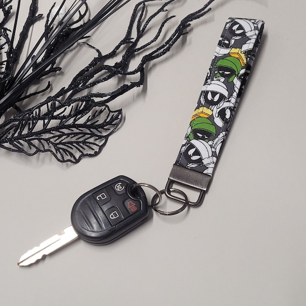 Marvin the Martian Keychains, Add Name Fabric Keychain Fob Wristlet, Looney Tunes Lanyard, Marvin Keychain Strap ID Badge Holder
