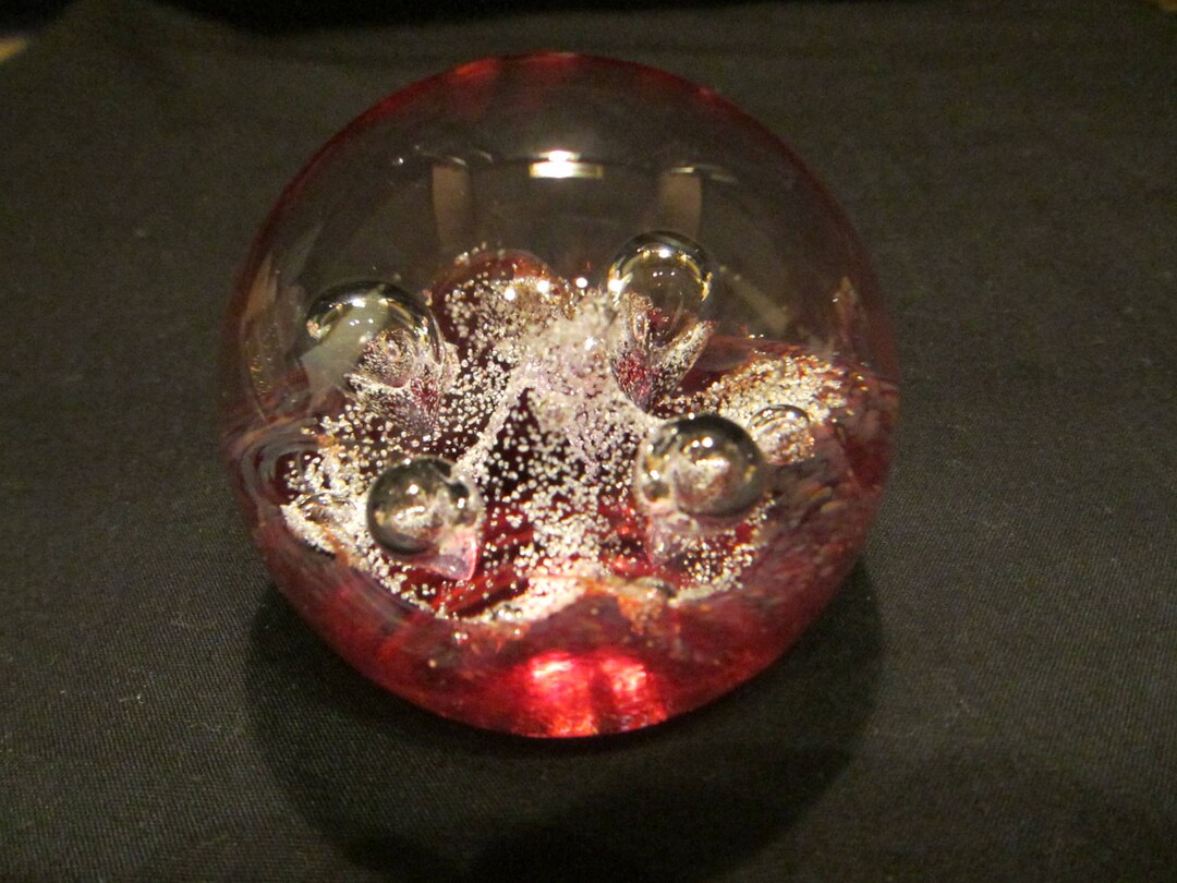 ケイスネス、レッド ミニ ムーンフラワーと呼ばれるガラスのペーパー