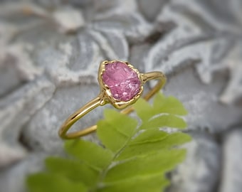 Raw Pink Spinel ring, Raw gemstone ring, Spinel jewelry, Rough pink crystal ring, Raw stone engagement ring Unique Promise ring Gift for her