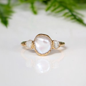 Freshwater pearl and raw diamond engagement ring, Gold diamond and Pearl ring Pearl Engagement ring June birthstone ring Unique gift for her