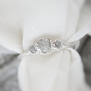 Verlovingsring ruwe diamant: sterlingzilveren ring met meerdere diamanten