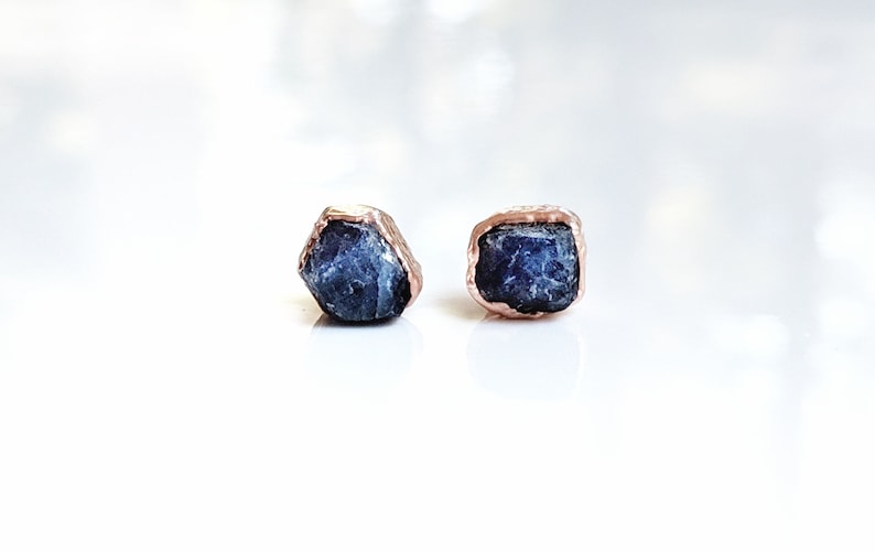 Raw Sapphire earrings, Sapphire stud earrings, September birthstone earrings, Blue gemstone earrings, Raw stone stud earrings, Boho earrings 