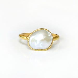 Freshwater pearl ring, Keshi pearl ring, June birthstone ring, Gold pearl ring, Statement ring, Unique Engagement ring, Birthstone jewelry