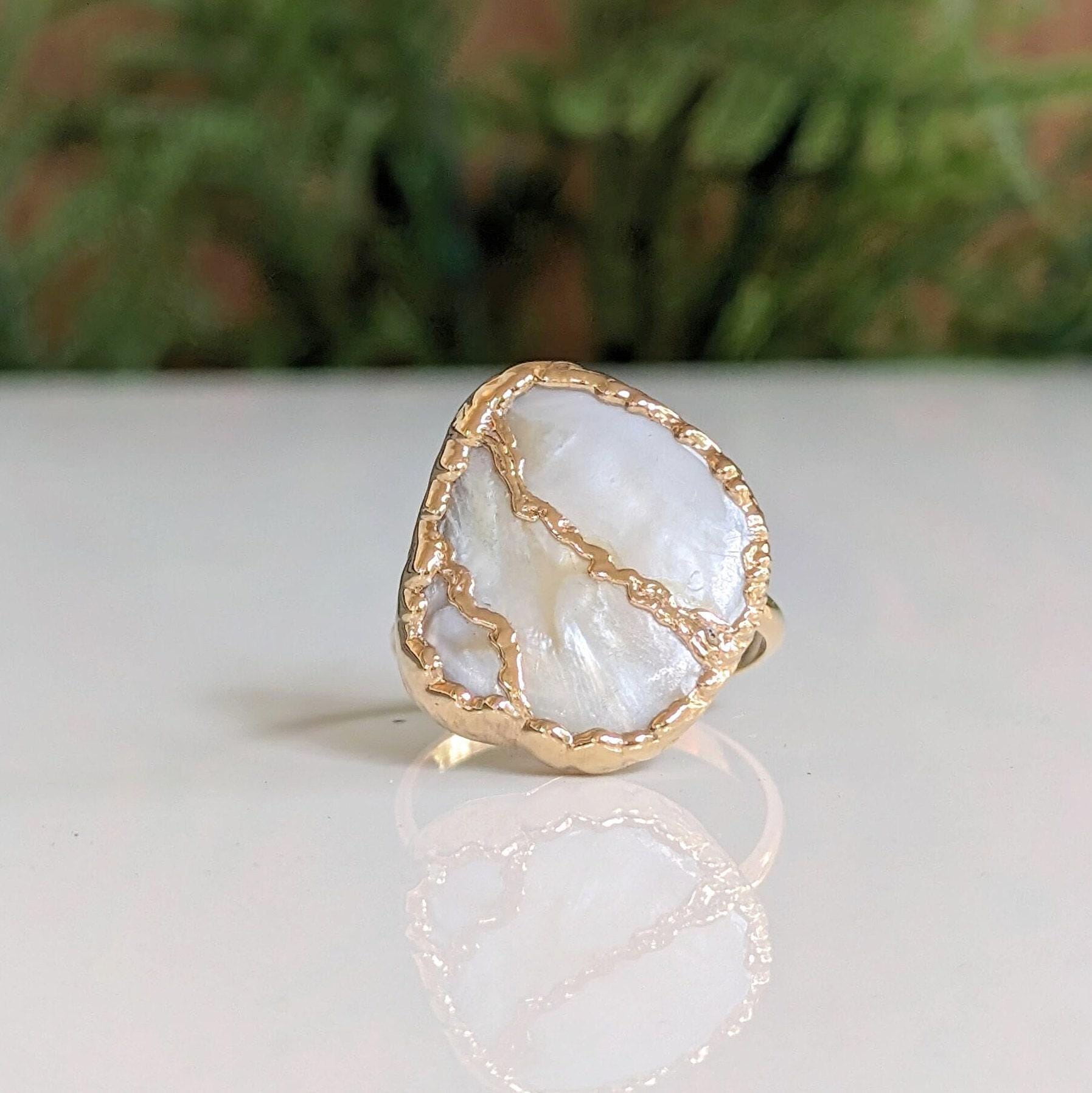 Mother of Pearl ring, Kintsugi ring, Kintsugi Jewelry, Statement ring, Gold Cocktail ring, Mother of Pearl Jewelry, Unique Xmas gift for her