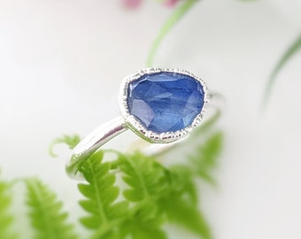 Blue Kyanite ring, blue crystal ring, Blue stone ring, Silver ring, Kyanite jewelry, Alternative engagement ring, Unique gift for Girlfriend