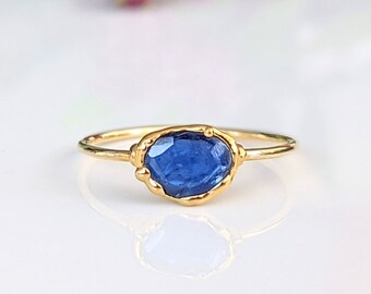 Blue Kyanite ring, Rustic Blue crystal ring, Solid 14k Gold Alternative engagement ring, Unique engagement ring, Natural blue gemstone ring,