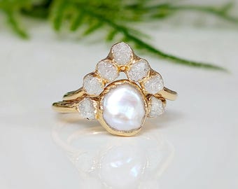 Freshwater pearl and raw diamond wedding ring set, Gold diamond and Pearl engagement ring, Rough diamond Chevron ring, Unique gift for her
