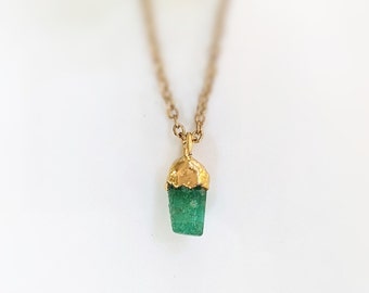 Raw Emerald Necklace, Raw crystal pendant, Raw gemstone Necklace, Birthstone necklace, Gold raw stone necklace, Boho necklace~Gift for her