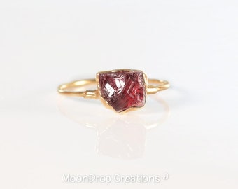 Raw Garnet ring, January birthstone ring, Raw crystal ring, Raw stone ring, Red crystal ring, Unique Promise ring, Birthstone jewelry