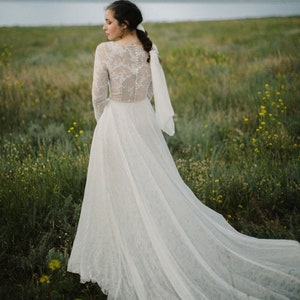 Vintage lace wedding dress, bohemian lace wedding dress, victorian bridal gown image 3