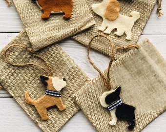 Enfeite de feltro personalizado para cães: decoração ecológica para homenagem a animais de estimação.