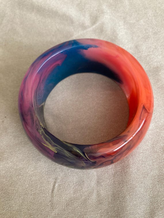 Large Lucite Multi-Colored Bangle, Marbleized, Sw… - image 13