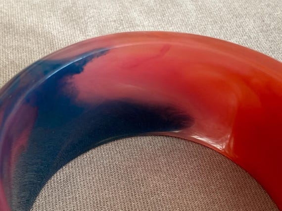 Large Lucite Multi-Colored Bangle, Marbleized, Sw… - image 10