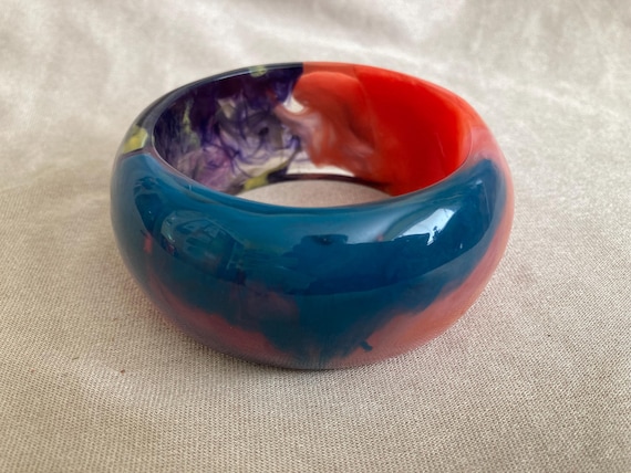 Large Lucite Multi-Colored Bangle, Marbleized, Sw… - image 18