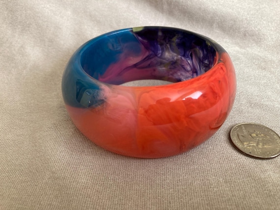Large Lucite Multi-Colored Bangle, Marbleized, Sw… - image 4