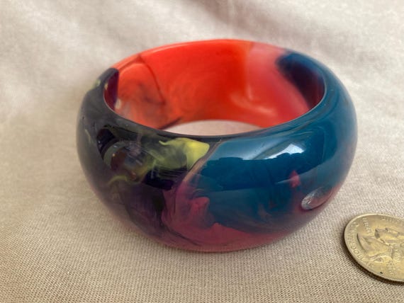 Large Lucite Multi-Colored Bangle, Marbleized, Sw… - image 1