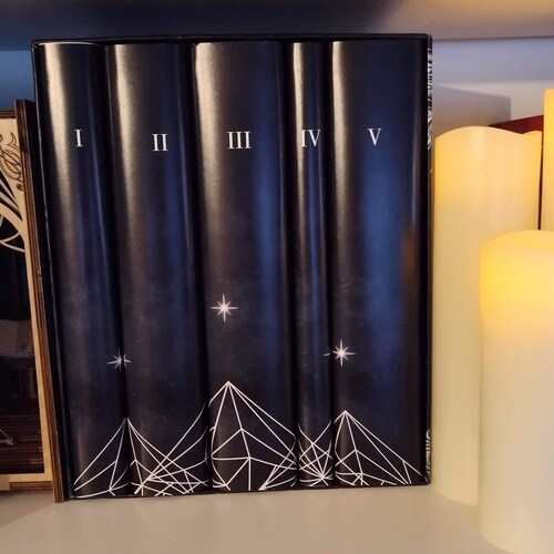 Officially Licensed ACOTAR Dust Cover Set Etsy