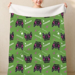 Couverture personnalisée en sherpa pour voiture 4x4 tout-terrain, jeté de couverture polaire personnalisé avec nom, cadeau amusant pour les amateurs de club de camionnage, cadeau de décoration intérieure confortable