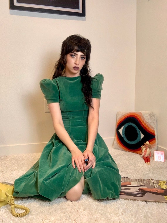 40s 50s Kelly Green Heavyweight Velvet Puff Sleeve