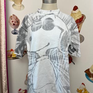 As Is Vintage 90s | Peanuts Snoopy Charlie Brown | Joe Cool DTG Print AOP Graphic White Gray Short Sleeve T Shirt Zig Zag Charles Schulz