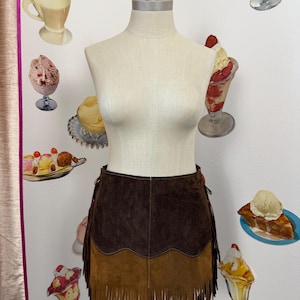 Vintage Rare 60s | Two Tone Brown Tan Suede Leather Fringe Mid Rise Mini Skirt O Ring Wavy Scalloped Western Festival Summer Boho Rodeo