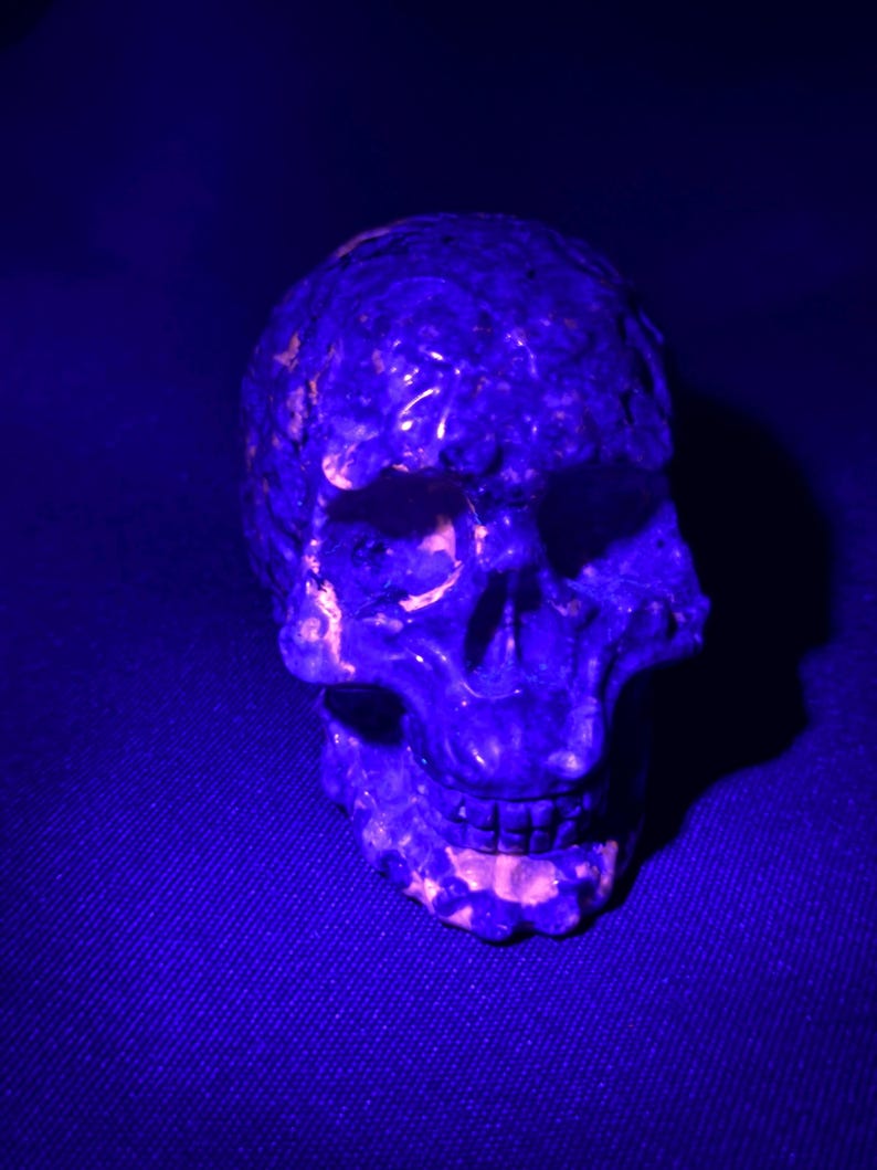 Handmade Yooperlite Skull: Fluorescent UV Stone Decor, 1 lb 5.6 oz image 3