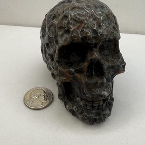 Handmade Yooperlite Skull: Fluorescent UV Stone Decor, 1 lb 5.6 oz image 7