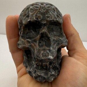 Handmade Yooperlite Skull: Fluorescent UV Stone Decor, 1 lb 5.6 oz image 2