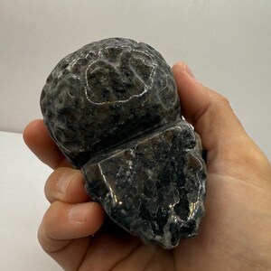 Handmade Yooperlite Skull: Fluorescent UV Stone Decor, 1 lb 5.6 oz image 4