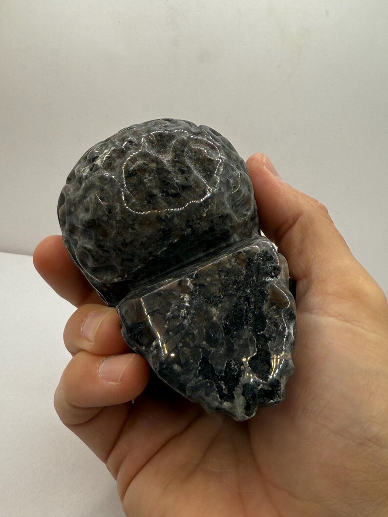 Handmade Yooperlite Skull: Fluorescent UV Stone Decor, 1 lb 5.6 oz image 4