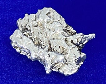 Beautiful Meteorite Nugget Specimen Campo del Cielo 43.50 grams, comes with a display case and stand, A perfect gift