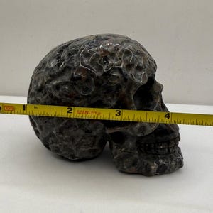 Handmade Yooperlite Skull: Fluorescent UV Stone Decor, 1 lb 5.6 oz image 9