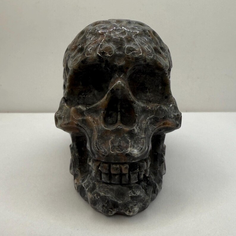 Handmade Yooperlite Skull: Fluorescent UV Stone Decor, 1 lb 5.6 oz image 6