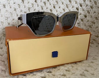 Women's Louis Vuitton LV Edge Sunglasses 54-19-145 With Box