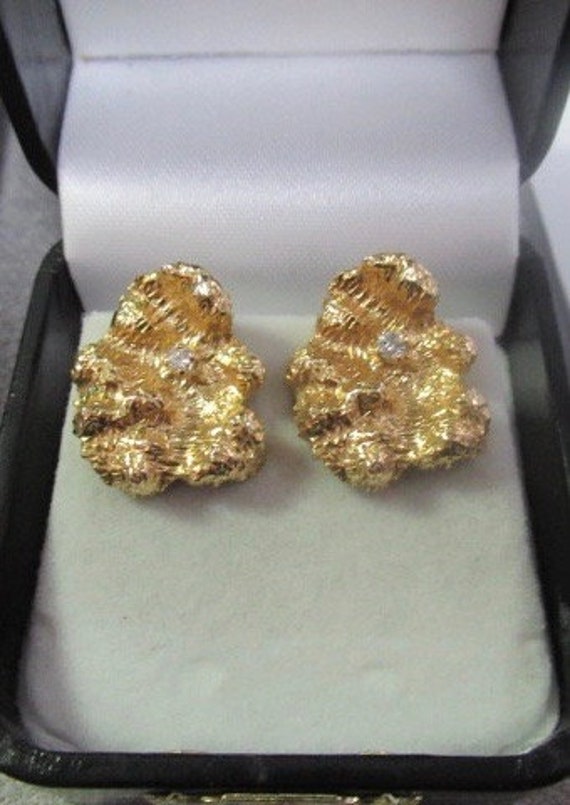 14K Yellow Gold Nugget Diamond Earrings - image 9